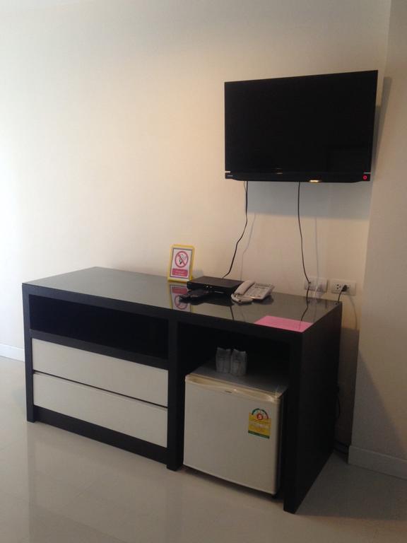 Similan Mansion Hotel Bang Saen Room photo