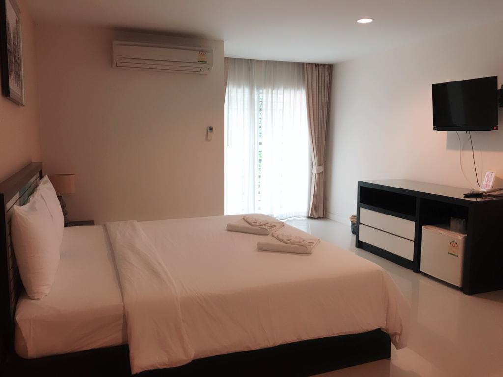 Similan Mansion Hotel Bang Saen Exterior photo